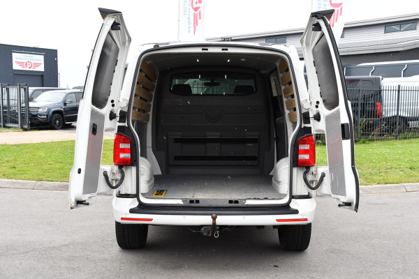 Volkswagen Transporter 2.0 TDI L1H1 Highline Adaptieve cruise, Sensoren 150PK, Automaat, Stoelverwarming, Airco, Trekhaak, Uniek!