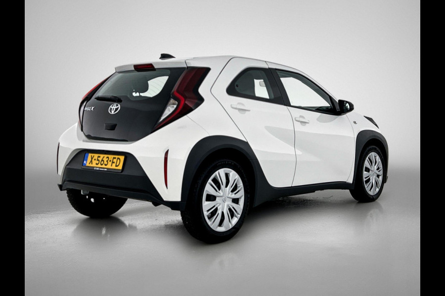 Toyota Aygo X 1.0 VVT-i MT Play AD-CRUISE CAMERA CARPLAY-NAVI