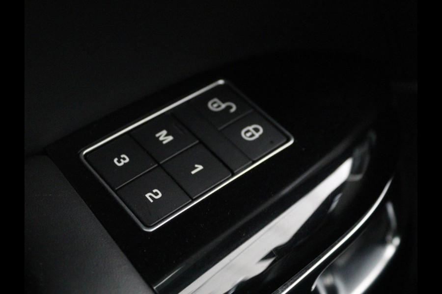 Land Rover Range Rover 4.4 SDV8 Autobiography | Panoramadak | Adaptive cruise | Leder | Meridian | 360 camera | Stoelventilatie | Head-Up | Massage