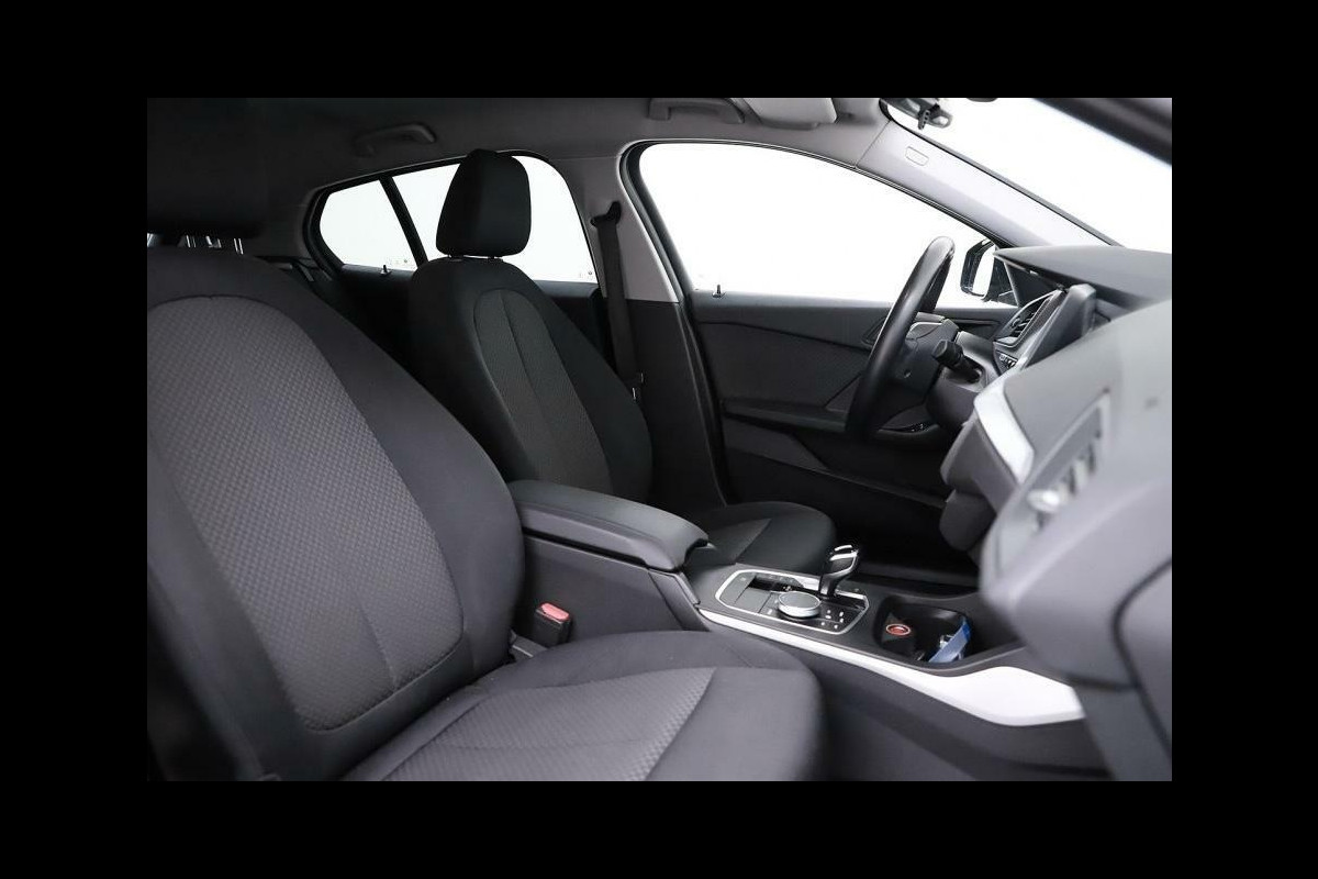 BMW 1-serie 118i Sport Black Edition Navi Cruise CarPlay NAP