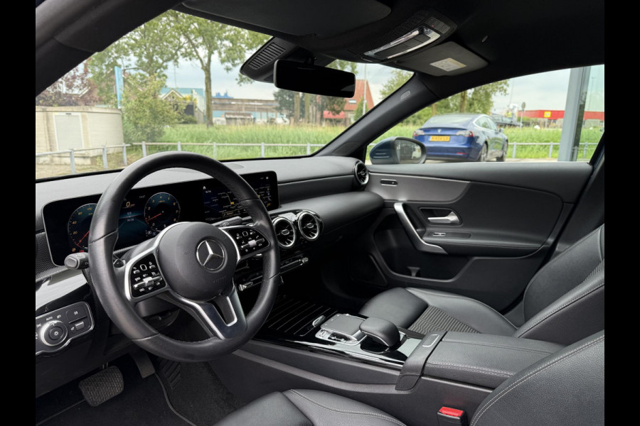 Mercedes-Benz A-Klasse 180 Aut. Luxury M-BUX | LED | Navi | Camera | Carplay |