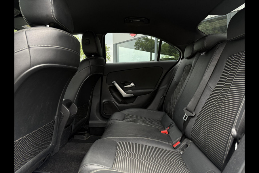 Mercedes-Benz A-Klasse 180 Aut. Luxury M-BUX | LED | Navi | Camera | Carplay |