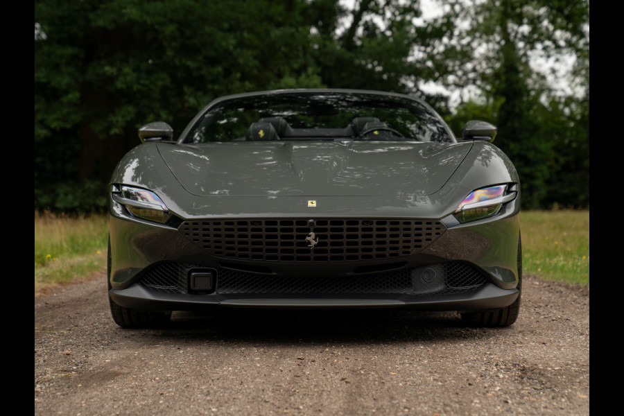 Ferrari Roma Spider 3.9 V8 | Pass. display | Daytona Seats | Carbon stuur | Grigio Scuro | Stoelventilatie