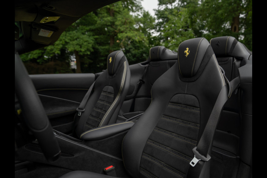 Ferrari Roma Spider 3.9 V8 | Pass. display | Daytona Seats | Carbon stuur | Grigio Scuro | Stoelventilatie