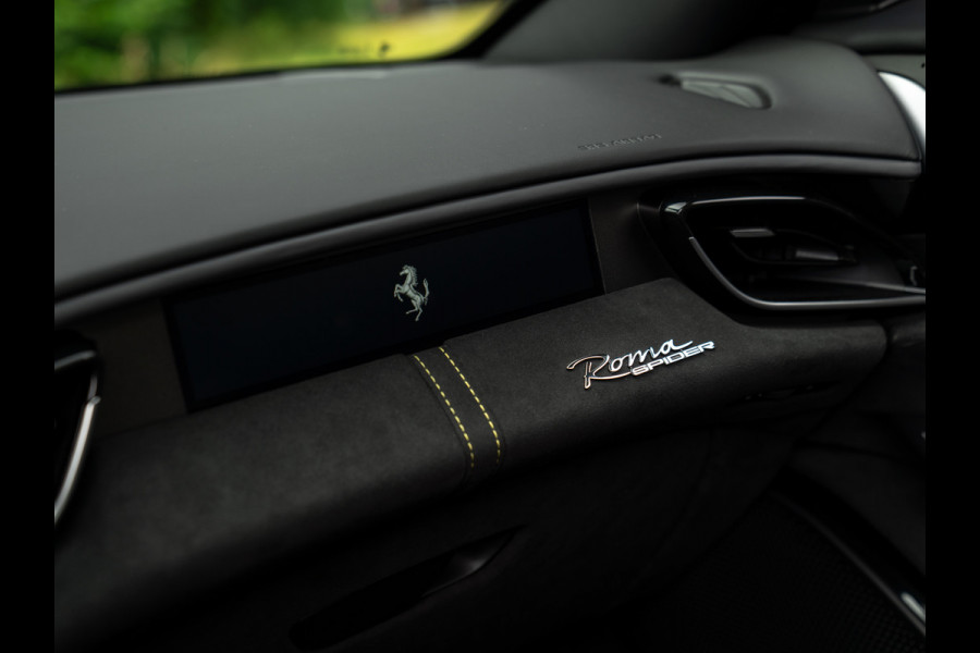 Ferrari Roma Spider 3.9 V8 | Pass. display | Daytona Seats | Carbon stuur | Grigio Scuro | Stoelventilatie