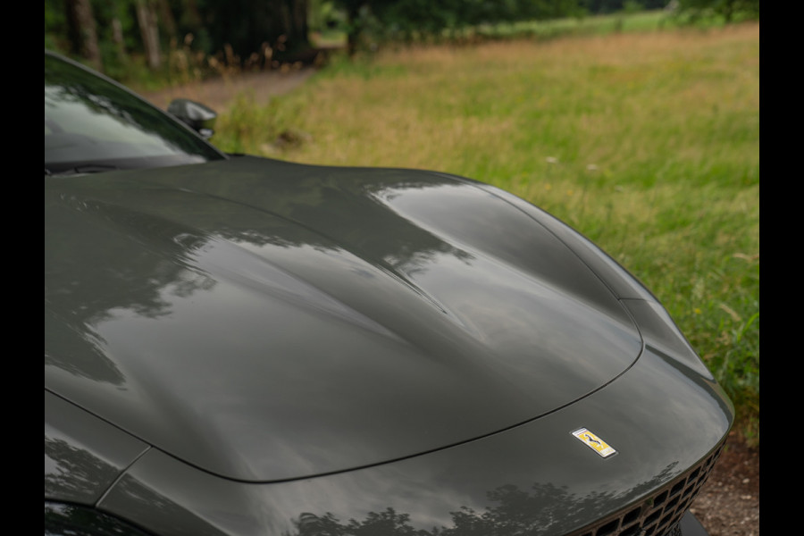 Ferrari Roma Spider 3.9 V8 | Pass. display | Daytona Seats | Carbon stuur | Grigio Scuro | Stoelventilatie