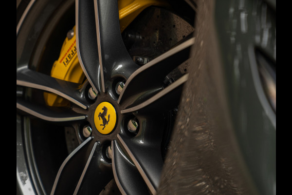 Ferrari Roma Spider 3.9 V8 | Pass. display | Daytona Seats | Carbon stuur | Grigio Scuro | Stoelventilatie