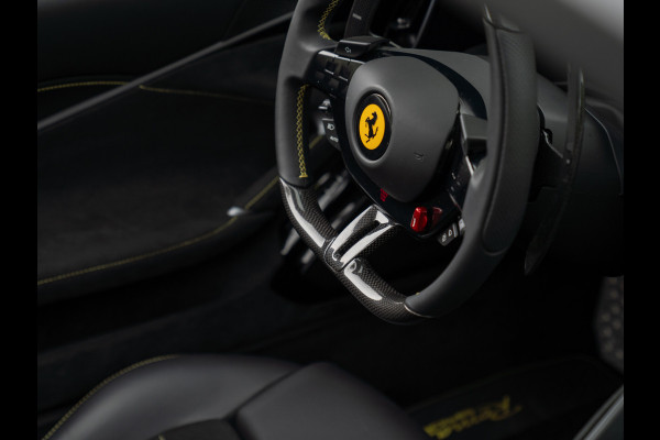 Ferrari Roma Spider 3.9 V8 | Pass. display | Daytona Seats | Carbon stuur | Grigio Scuro | Stoelventilatie