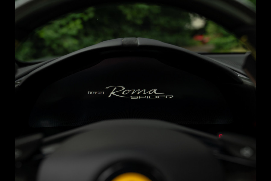 Ferrari Roma Spider 3.9 V8 | Pass. display | Daytona Seats | Carbon stuur | Grigio Scuro | Stoelventilatie