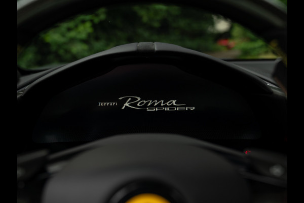 Ferrari Roma Spider 3.9 V8 | Pass. display | Daytona Seats | Carbon stuur | Grigio Scuro | Stoelventilatie