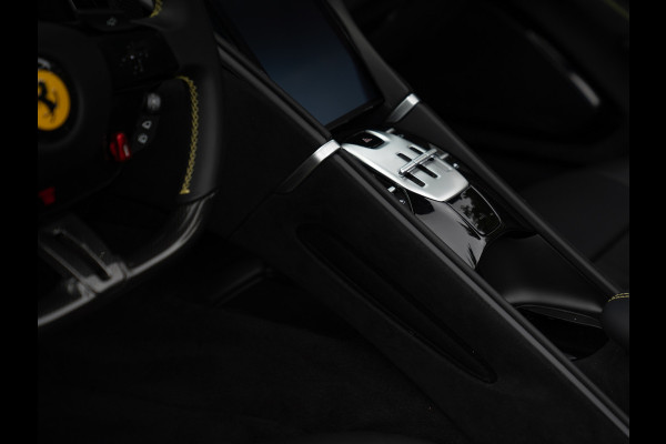 Ferrari Roma Spider 3.9 V8 | Pass. display | Daytona Seats | Carbon stuur | Grigio Scuro | Stoelventilatie