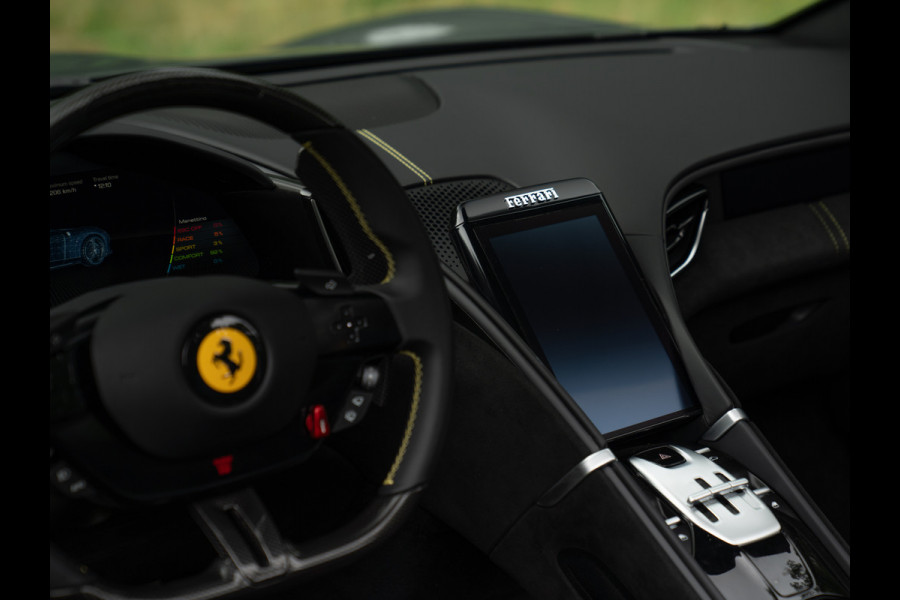 Ferrari Roma Spider 3.9 V8 | Pass. display | Daytona Seats | Carbon stuur | Grigio Scuro | Stoelventilatie