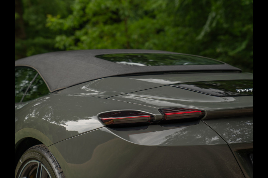 Ferrari Roma Spider 3.9 V8 | Pass. display | Daytona Seats | Carbon stuur | Grigio Scuro | Stoelventilatie