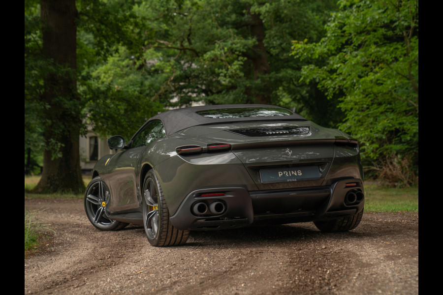Ferrari Roma Spider 3.9 V8 | Pass. display | Daytona Seats | Carbon stuur | Grigio Scuro | Stoelventilatie
