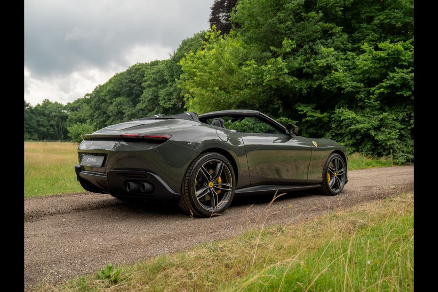 Ferrari Roma Spider 3.9 V8 | Pass. display | Daytona Seats | Carbon stuur | Grigio Scuro | Stoelventilatie