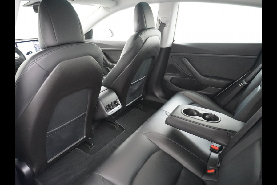 Tesla Model 3 RWD SR+ 60kWh 325PK FSD 3-Computer 18" AutoPilot Leder PanoDak Adaptive-Cruise Lmv Camera's Elektr.-Stuur+Stoelen+Spiegels+Geheu Navi LED Comfortstoelen ACC DAB Voorverwarmen interieur via App Keyless via Telefoonsleutel One-Pedal-Drive Origineel Nederlandse auto tot 11kw laden thuis! 1.584kg licht! Accu Garantie tot 28-04-2028/160.000km