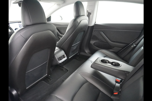 Tesla Model 3 RWD SR+ 60kWh 325PK FSD 3-Computer 18" AutoPilot Leder PanoDak Adaptive-Cruise Lmv Camera's Elektr.-Stuur+Stoelen+Spiegels+Geheu Navi LED Comfortstoelen ACC DAB Voorverwarmen interieur via App Keyless via Telefoonsleutel One-Pedal-Drive Origineel Nederlandse auto tot 11kw laden thuis! 1.584kg licht! Accu Garantie tot 28-04-2028/160.000km