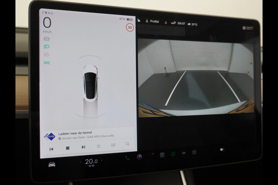 Tesla Model 3 RWD SR+ 60kWh 325PK FSD 3-Computer 18" AutoPilot Leder PanoDak Adaptive-Cruise Lmv Camera's Elektr.-Stuur+Stoelen+Spiegels+Geheu Navi LED Comfortstoelen ACC DAB Voorverwarmen interieur via App Keyless via Telefoonsleutel One-Pedal-Drive Origineel Nederlandse auto tot 11kw laden thuis! 1.584kg licht! Accu Garantie tot 28-04-2028/160.000km