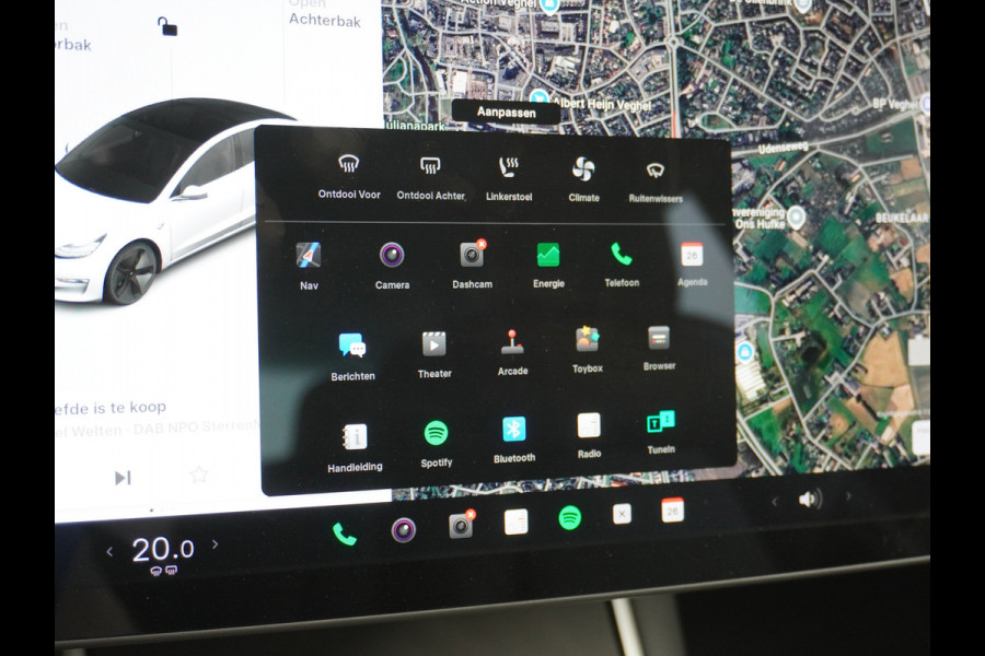 Tesla Model 3 RWD SR+ 60kWh 325PK FSD 3-Computer 18" AutoPilot Leder PanoDak Adaptive-Cruise Lmv Camera's Elektr.-Stuur+Stoelen+Spiegels+Geheu Navi LED Comfortstoelen ACC DAB Voorverwarmen interieur via App Keyless via Telefoonsleutel One-Pedal-Drive Origineel Nederlandse auto tot 11kw laden thuis! 1.584kg licht! Accu Garantie tot 28-04-2028/160.000km