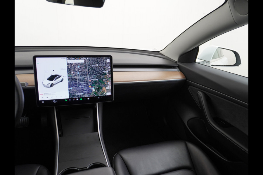 Tesla Model 3 RWD SR+ 60kWh 325PK FSD 3-Computer 18" AutoPilot Leder PanoDak Adaptive-Cruise Lmv Camera's Elektr.-Stuur+Stoelen+Spiegels+Geheu Navi LED Comfortstoelen ACC DAB Voorverwarmen interieur via App Keyless via Telefoonsleutel One-Pedal-Drive Origineel Nederlandse auto tot 11kw laden thuis! 1.584kg licht! Accu Garantie tot 28-04-2028/160.000km