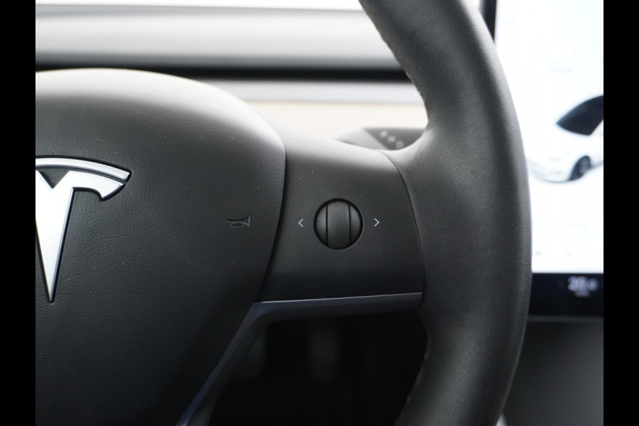 Tesla Model 3 RWD SR+ 60kWh 325PK FSD 3-Computer 18" AutoPilot Leder PanoDak Adaptive-Cruise Lmv Camera's Elektr.-Stuur+Stoelen+Spiegels+Geheu Navi LED Comfortstoelen ACC DAB Voorverwarmen interieur via App Keyless via Telefoonsleutel One-Pedal-Drive Origineel Nederlandse auto tot 11kw laden thuis! 1.584kg licht! Accu Garantie tot 28-04-2028/160.000km
