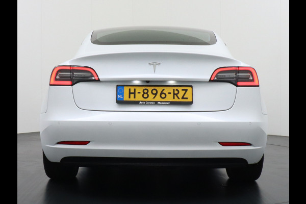 Tesla Model 3 RWD SR+ 60kWh 325PK FSD 3-Computer 18" AutoPilot Leder PanoDak Adaptive-Cruise Lmv Camera's Elektr.-Stuur+Stoelen+Spiegels+Geheu Navi LED Comfortstoelen ACC DAB Voorverwarmen interieur via App Keyless via Telefoonsleutel One-Pedal-Drive Origineel Nederlandse auto tot 11kw laden thuis! 1.584kg licht! Accu Garantie tot 28-04-2028/160.000km
