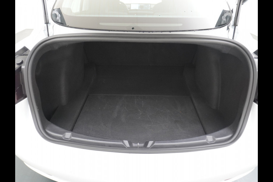 Tesla Model 3 RWD SR+ 60kWh 325PK FSD 3-Computer 18" AutoPilot Leder PanoDak Adaptive-Cruise Lmv Camera's Elektr.-Stuur+Stoelen+Spiegels+Geheu Navi LED Comfortstoelen ACC DAB Voorverwarmen interieur via App Keyless via Telefoonsleutel One-Pedal-Drive Origineel Nederlandse auto tot 11kw laden thuis! 1.584kg licht! Accu Garantie tot 28-04-2028/160.000km