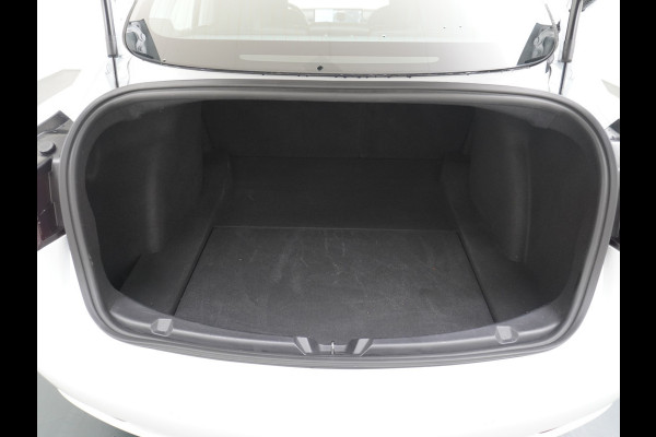 Tesla Model 3 RWD SR+ 60kWh 325PK FSD 3-Computer 18" AutoPilot Leder PanoDak Adaptive-Cruise Lmv Camera's Elektr.-Stuur+Stoelen+Spiegels+Geheu Navi LED Comfortstoelen ACC DAB Voorverwarmen interieur via App Keyless via Telefoonsleutel One-Pedal-Drive Origineel Nederlandse auto tot 11kw laden thuis! 1.584kg licht! Accu Garantie tot 28-04-2028/160.000km