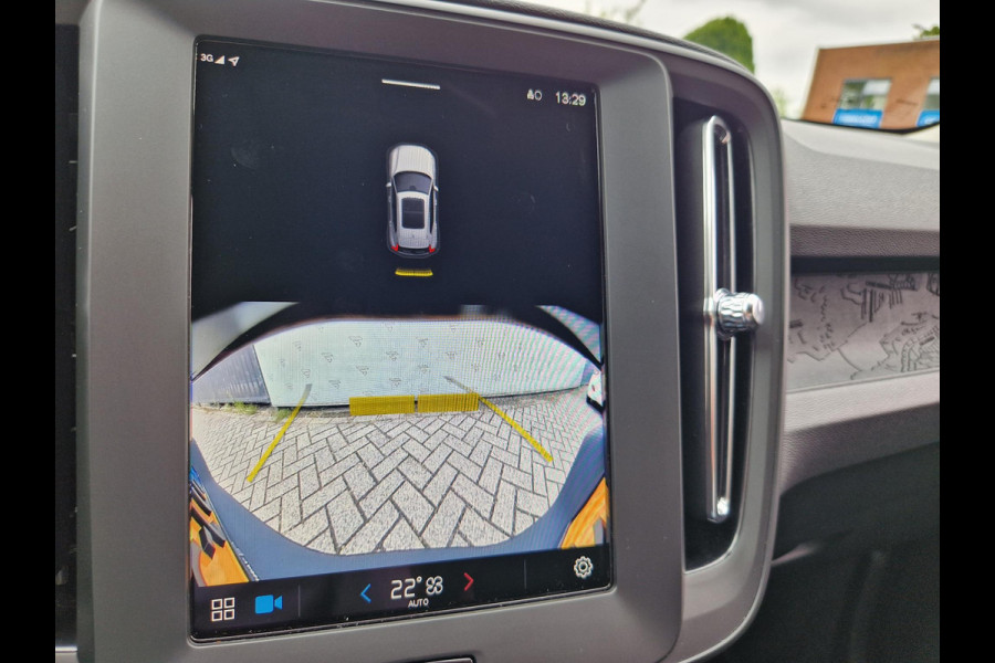 Volvo XC40 2.0 B3 Essential | Apple Carplay / Android Auto | Climate | PDC | DAB | Licht- en Regensensor | LED |