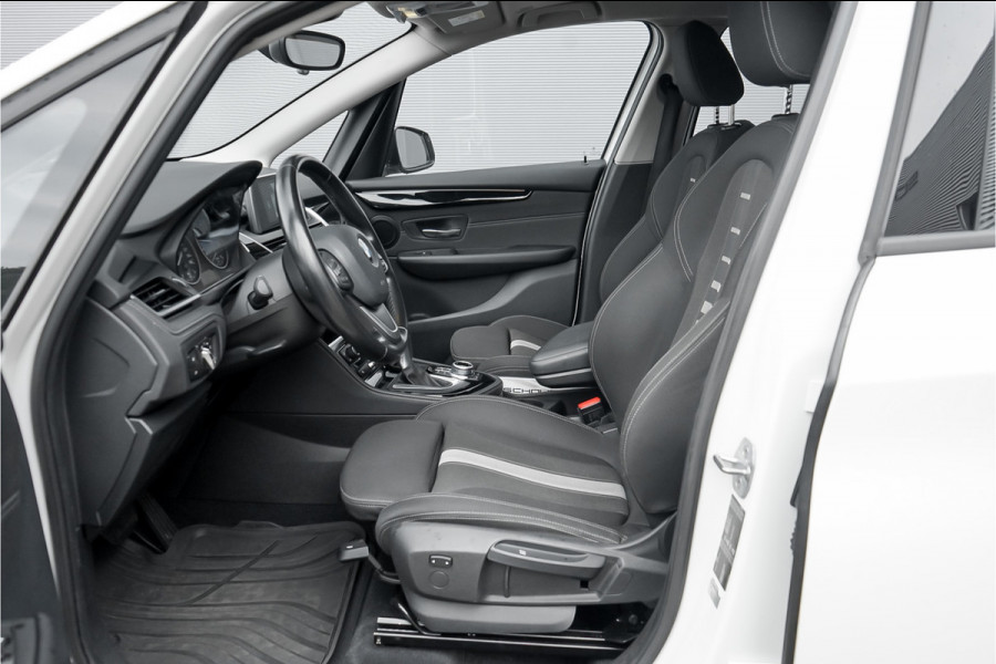 BMW 2 Serie Active Tourer 218i Sport Line Navi Camera Trekhaak