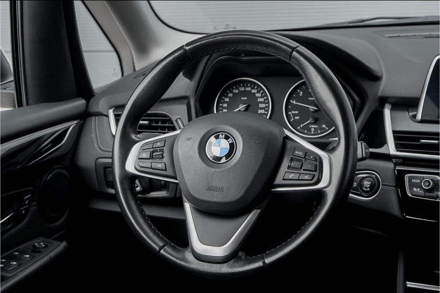BMW 2 Serie Active Tourer 218i Sport Line Navi Camera Trekhaak