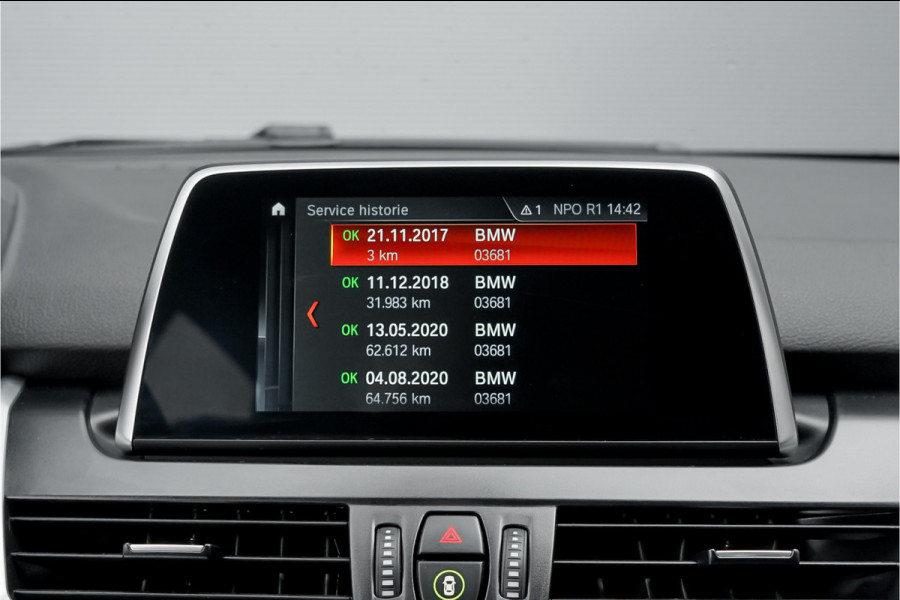 BMW 2 Serie Active Tourer 218i Sport Line Navi Camera Trekhaak