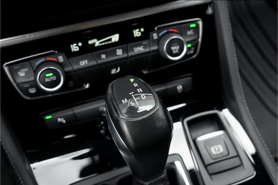 BMW 2 Serie Active Tourer 218i Sport Line Navi Camera Trekhaak