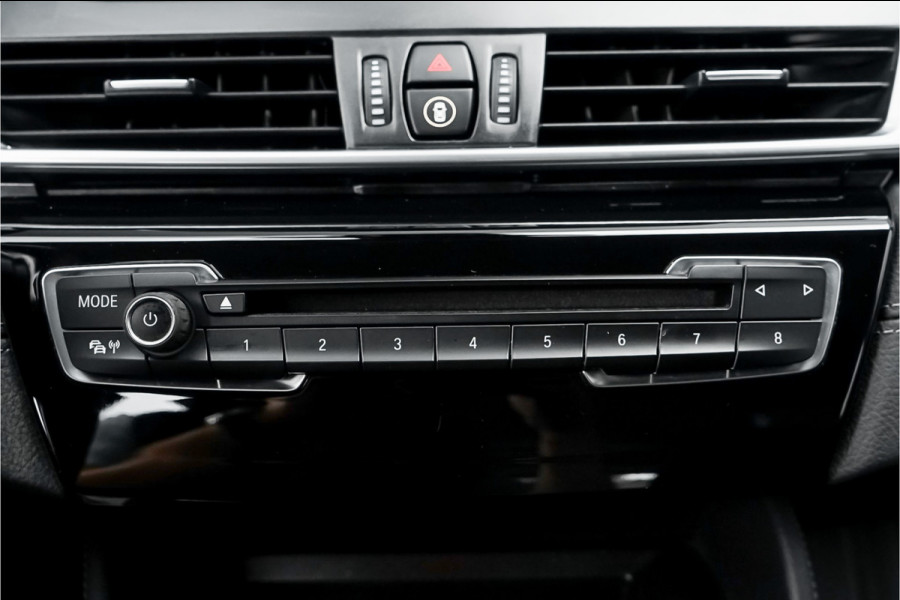 BMW 2 Serie Active Tourer 218i Sport Line Navi Camera Trekhaak