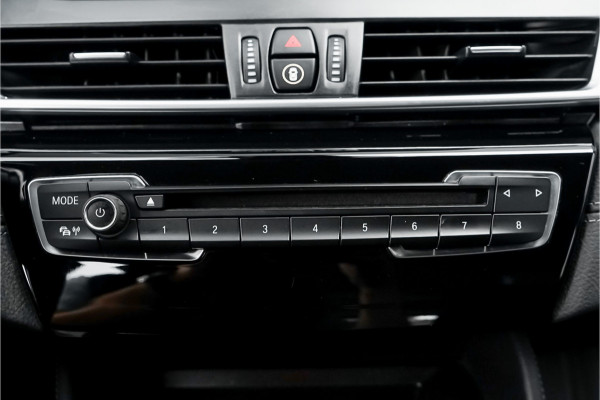BMW 2 Serie Active Tourer 218i Sport Line Navi Camera Trekhaak