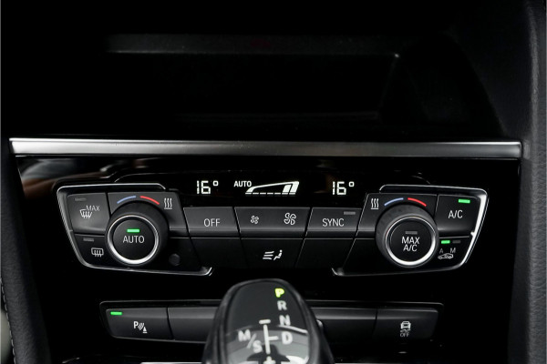 BMW 2 Serie Active Tourer 218i Sport Line Navi Camera Trekhaak
