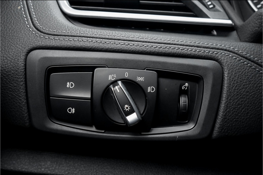 BMW 2 Serie Active Tourer 218i Sport Line Navi Camera Trekhaak