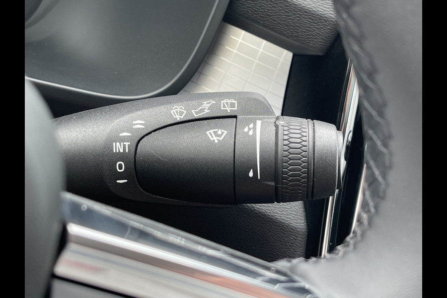 Volvo XC40 1.5 T3 Momentum | Pano | Camera | CarPlay | LED | DAB+ | 18 inch