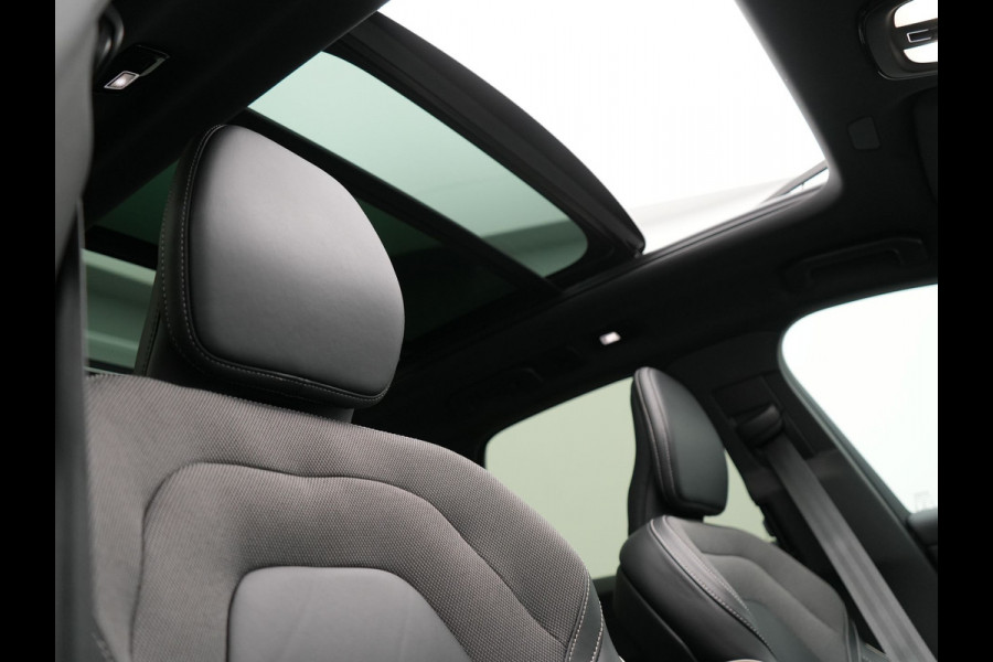 Volvo XC60 T6 Plug-in hybrid AWD R-Design LONG RANGE 350pk PHEV | Panodak | Adaptive Cruise | Lederen Sportstoelen Memory | Google Maps | 21"L.M | Camera | Keyless | Pilot Assist |