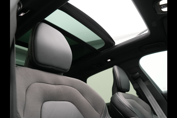 Volvo XC60 T6 Plug-in hybrid AWD R-Design LONG RANGE 350pk PHEV | Panodak | Adaptive Cruise | Lederen Sportstoelen Memory | Google Maps | 21"L.M | Camera | Keyless | Pilot Assist |