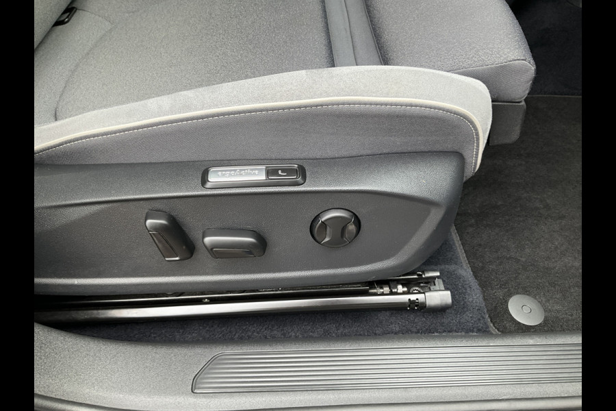 Volkswagen ID.3 Pro 58 kWh HUD Carplay Adap.Cruise Cam Elek.Stoel Sfeerverlichting!