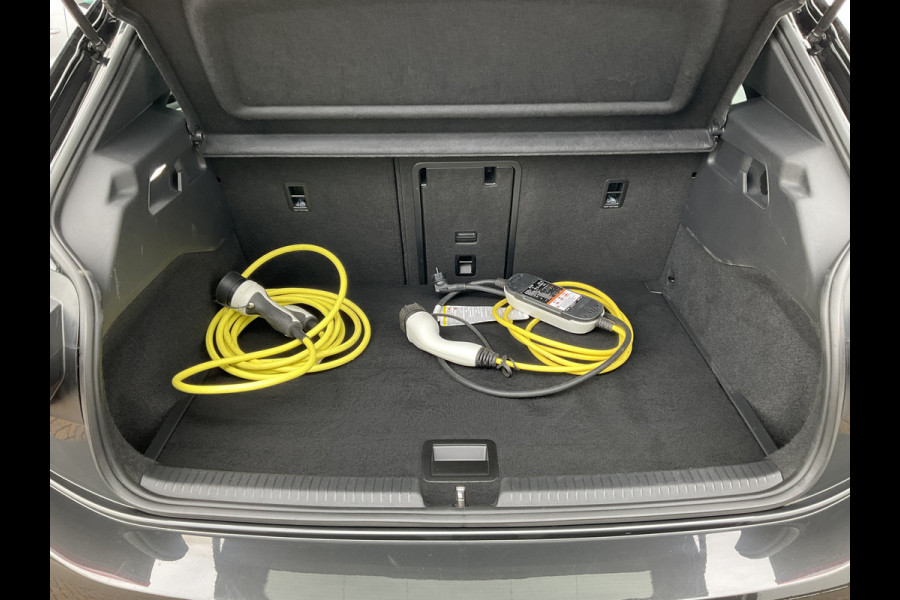 Volkswagen ID.3 Pro 58 kWh HUD Carplay Adap.Cruise Cam Elek.Stoel Sfeerverlichting!