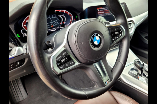BMW 3 Serie Touring 320i Sport-Line, Camera, M-stuur, El. tr.haak (BTW, NAP, NL-auto)