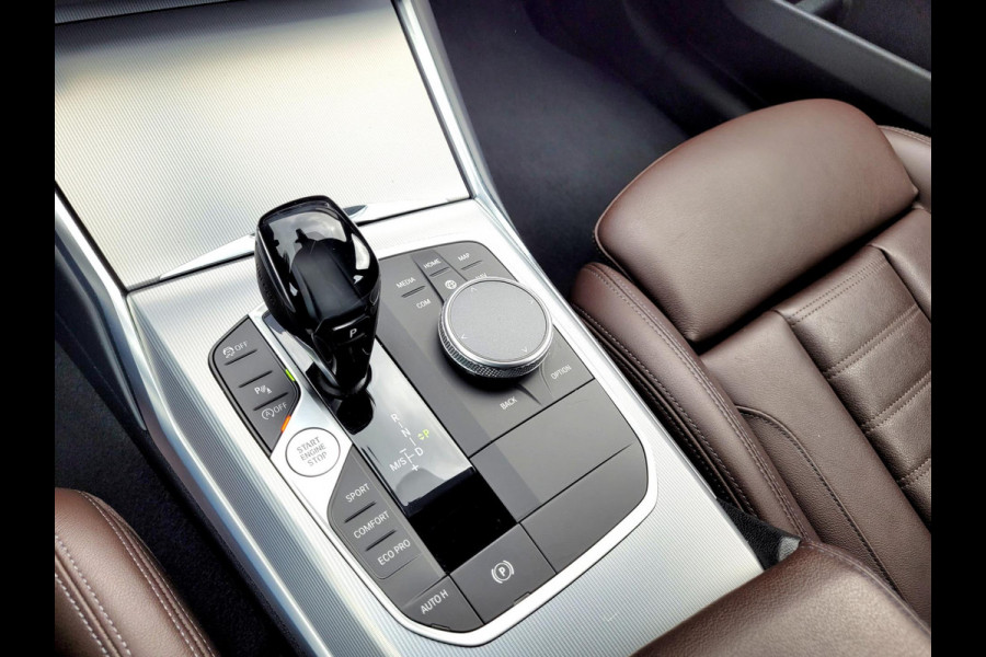 BMW 3 Serie Touring 320i Sport-Line, Camera, M-stuur, El. tr.haak (BTW, NAP, NL-auto)