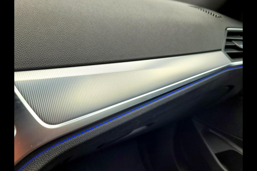 BMW 3 Serie Touring 320i Sport-Line, Camera, M-stuur, El. tr.haak (BTW, NAP, NL-auto)