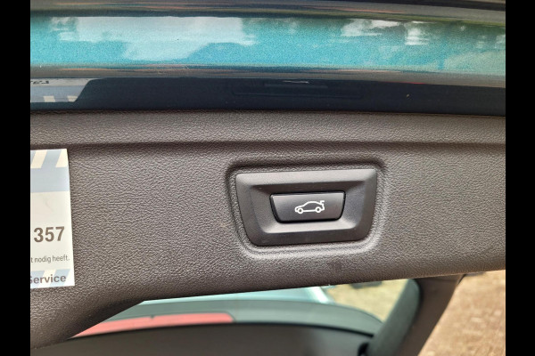 BMW 3 Serie Touring 320i Sport-Line, Camera, M-stuur, El. tr.haak (BTW, NAP, NL-auto)