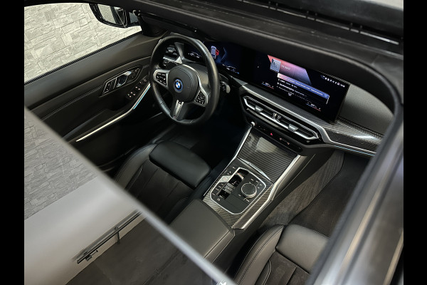 BMW 3 Serie Touring 330e 292pk M-Sport-Pro | Carbon | ACC | Stuurverw. | M50 jahre | M340 Bumper en uitlaat | E.TH 1500kg | Pano | Camera | Dab+ | Adaptieve Cruise Control | Ambiance | Lane & Side Assist  | Apple & Android Carplay | Fabrieksgarantie.