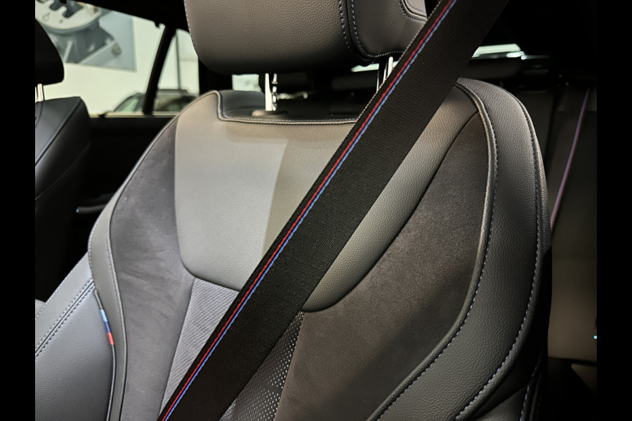 BMW 3 Serie Touring 330e 292pk M-Sport-Pro | Carbon | ACC | Stuurverw. | M50 jahre | M340 Bumper en uitlaat | E.TH 1500kg | Pano | Camera | Dab+ | Adaptieve Cruise Control | Ambiance | Lane & Side Assist  | Apple & Android Carplay | Fabrieksgarantie.