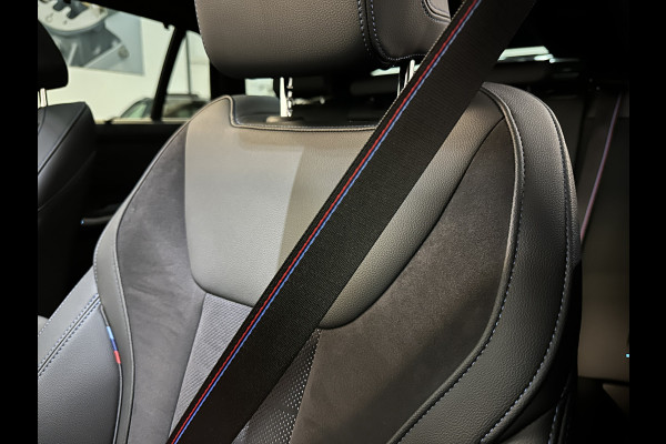 BMW 3 Serie Touring 330e 292pk M-Sport-Pro | Carbon | ACC | Stuurverw. | M50 jahre | M340 Bumper en uitlaat | E.TH 1500kg | Pano | Camera | Dab+ | Adaptieve Cruise Control | Ambiance | Lane & Side Assist  | Apple & Android Carplay | Fabrieksgarantie.