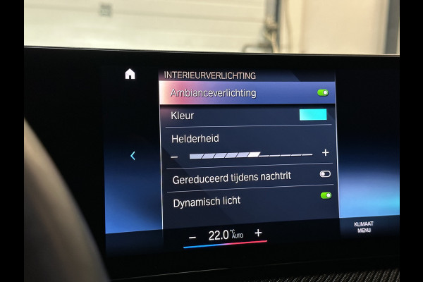 BMW 3 Serie Touring 330e 292pk M-Sport-Pro | Carbon | ACC | Stuurverw. | M50 jahre | M340 Bumper en uitlaat | E.TH 1500kg | Pano | Camera | Dab+ | Adaptieve Cruise Control | Ambiance | Lane & Side Assist  | Apple & Android Carplay | Fabrieksgarantie.